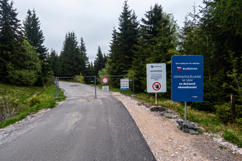 Úplná uzávera cesty na Kráľovu Hoľu